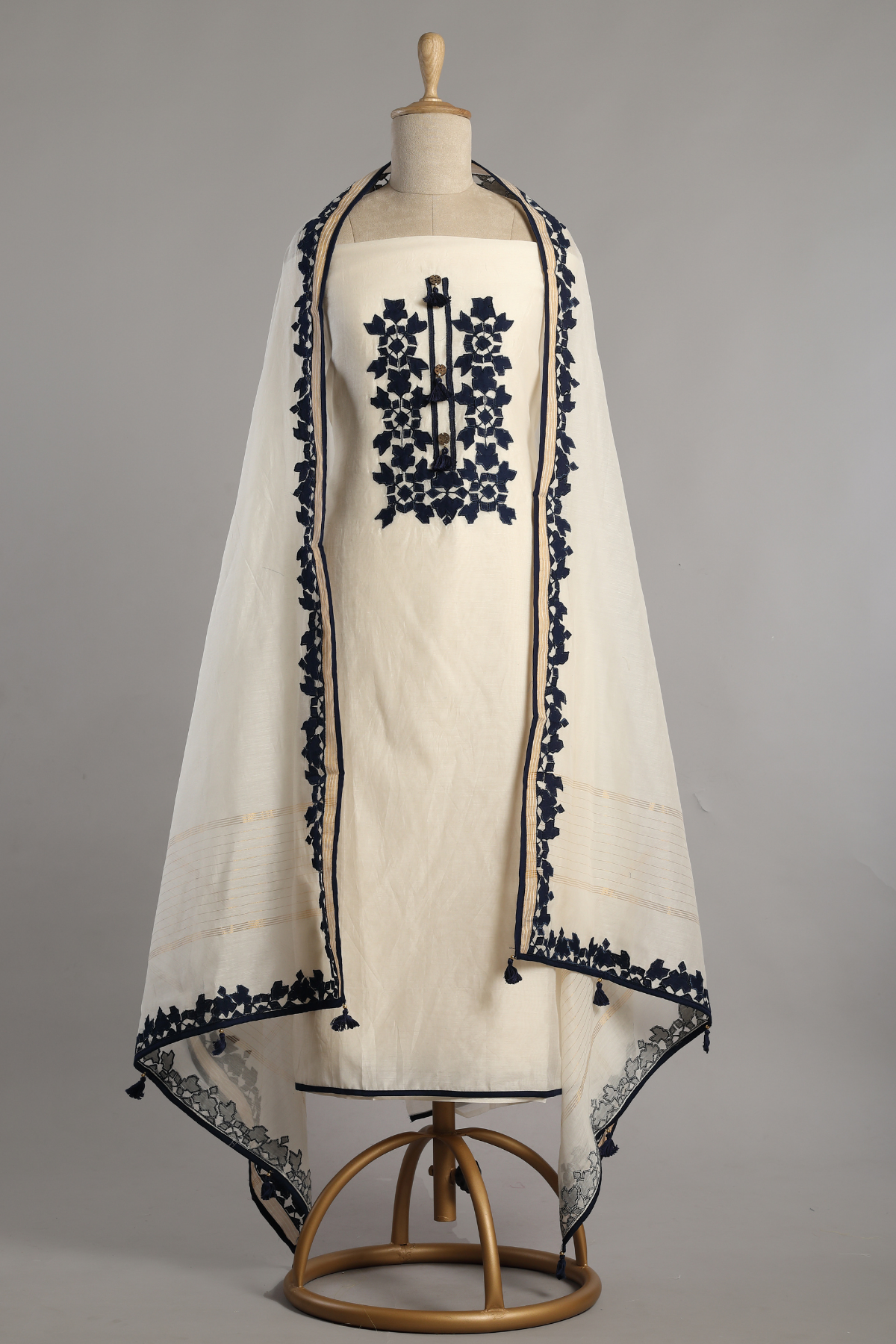 White-Deep Blue Dual Tone Mul Kurta with Geometrical Applique Motifs