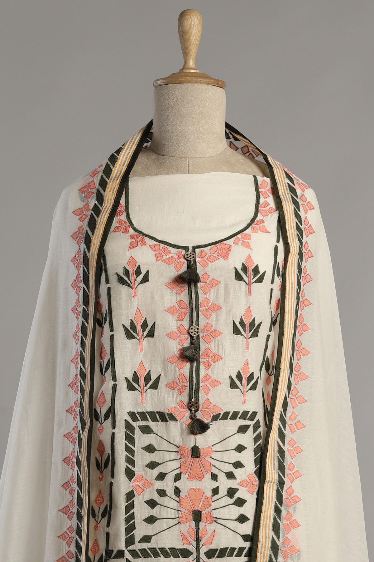 White Mul Kurta Set with Dual Tone Applique Embroidery