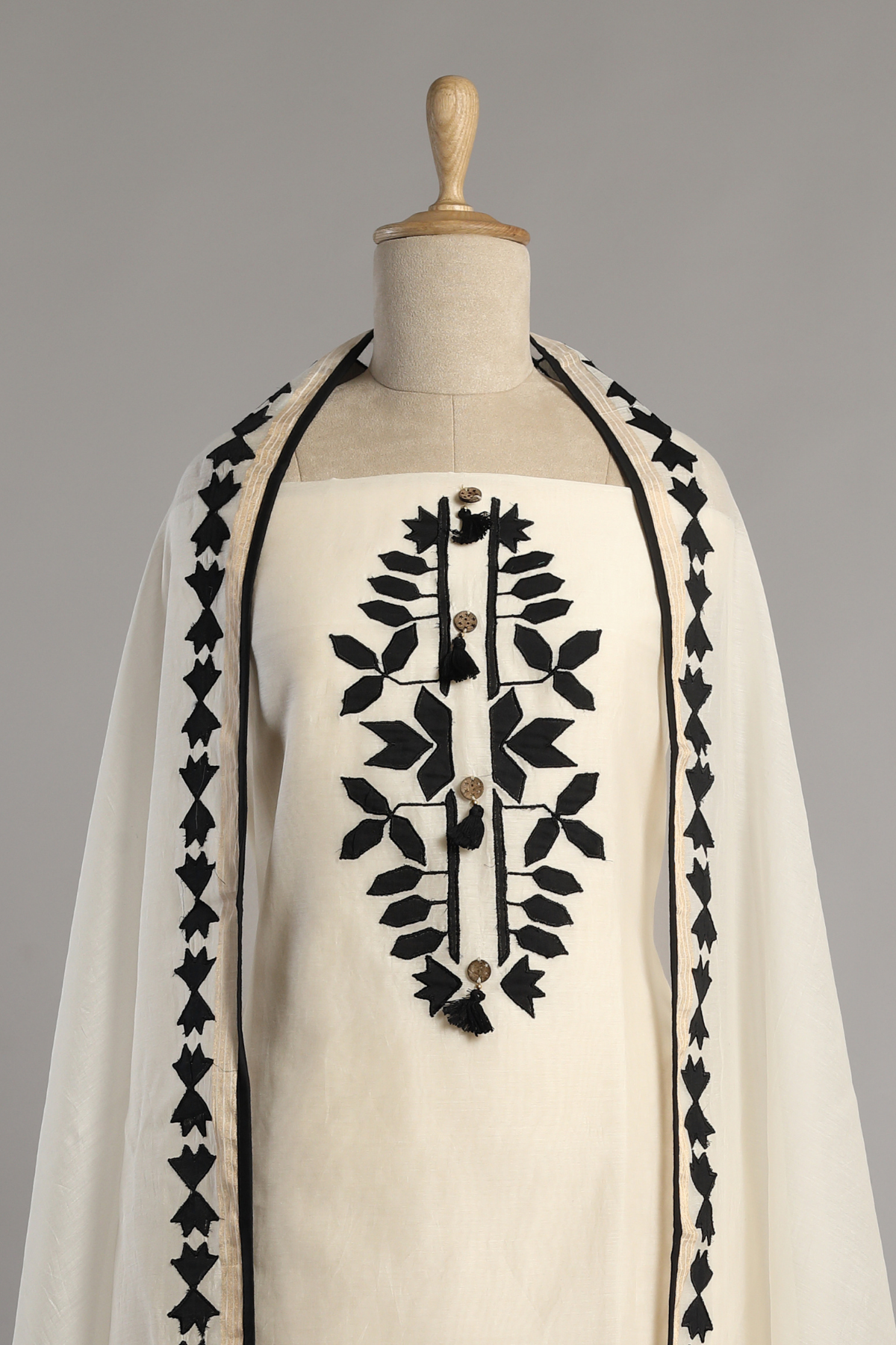 White & Black Soft Mul Kurta Set with Floral Applique Work