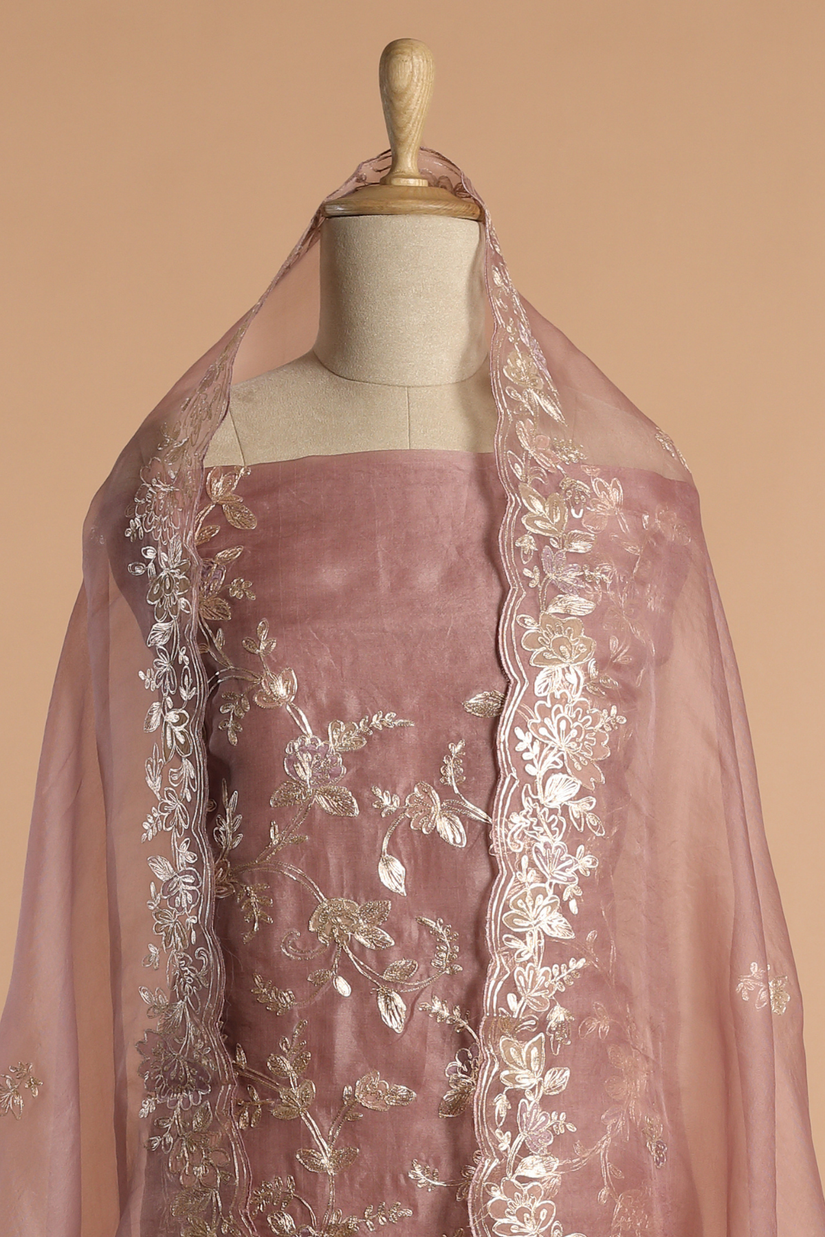 Dusty Pink Organza Kurta Set with Applique & Zari Pitta Embroidery