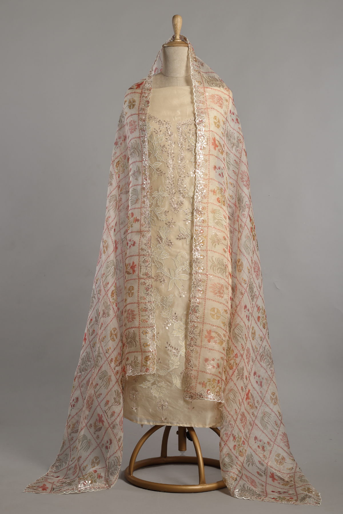 Off White Organza Kurta Set with Mesmerizing Applique & Zari Pitta Work