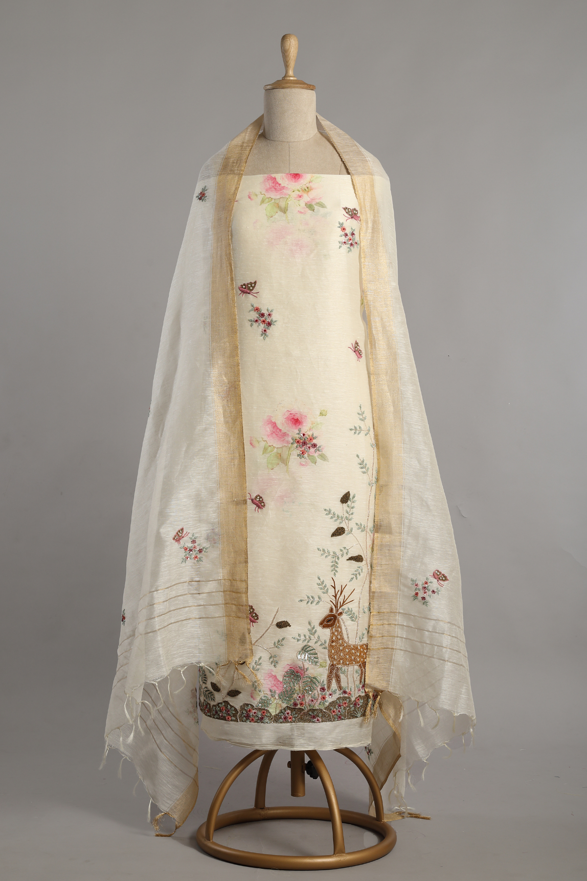 Off White Linen Printed Kurta Set Highlighted with Intricate Deer Motif Embroidery