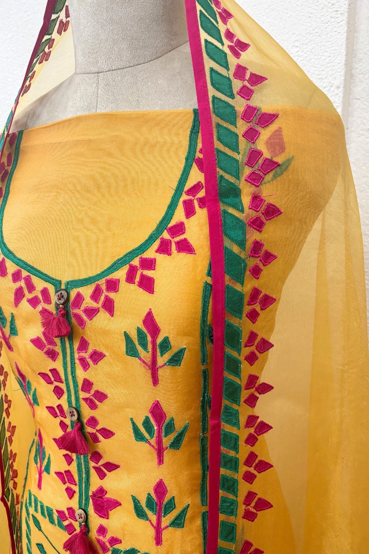 MUSTARD ORGANZA APPLIQUE SET