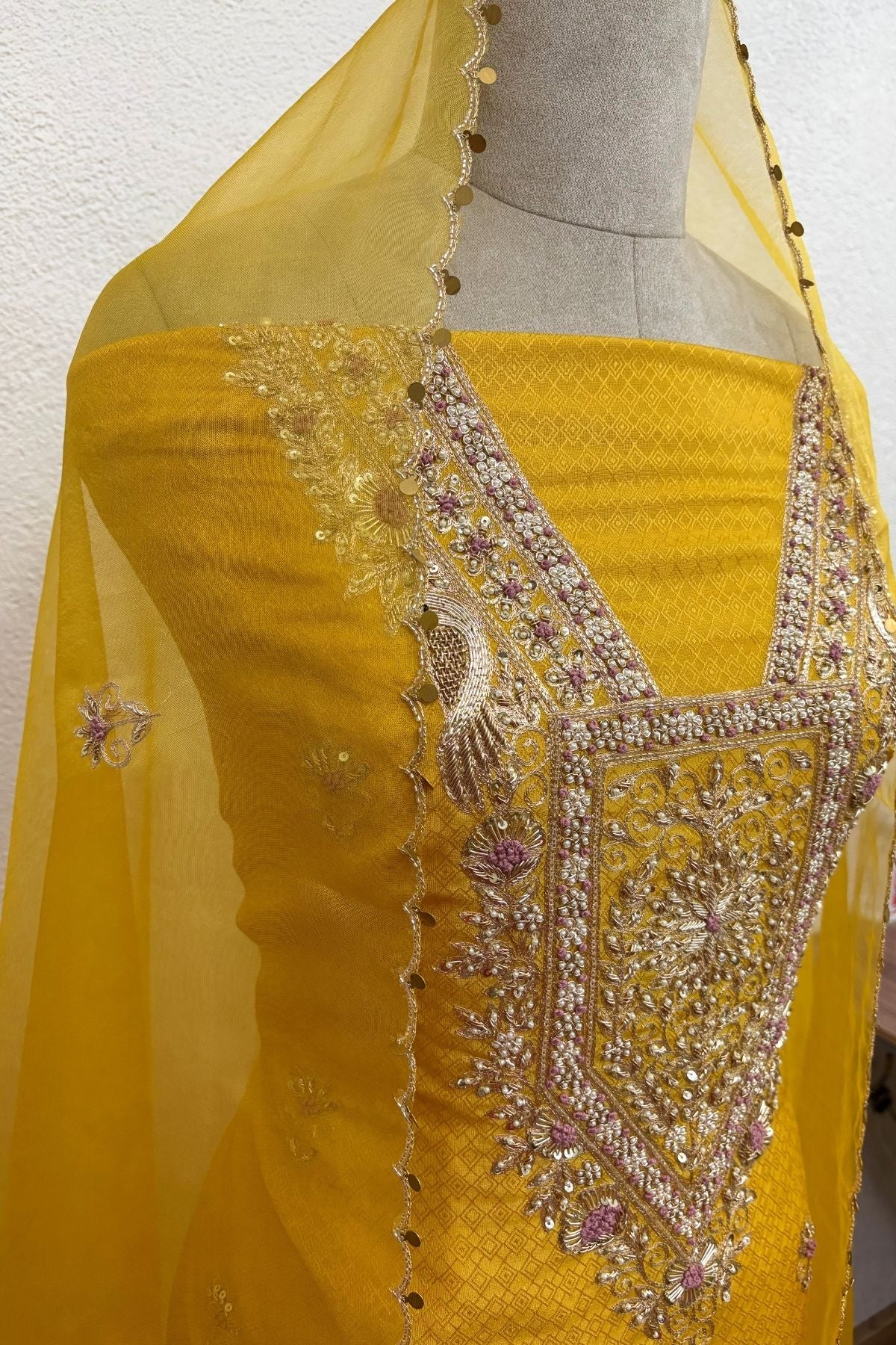 YELLOW JAQUARD TISSUE