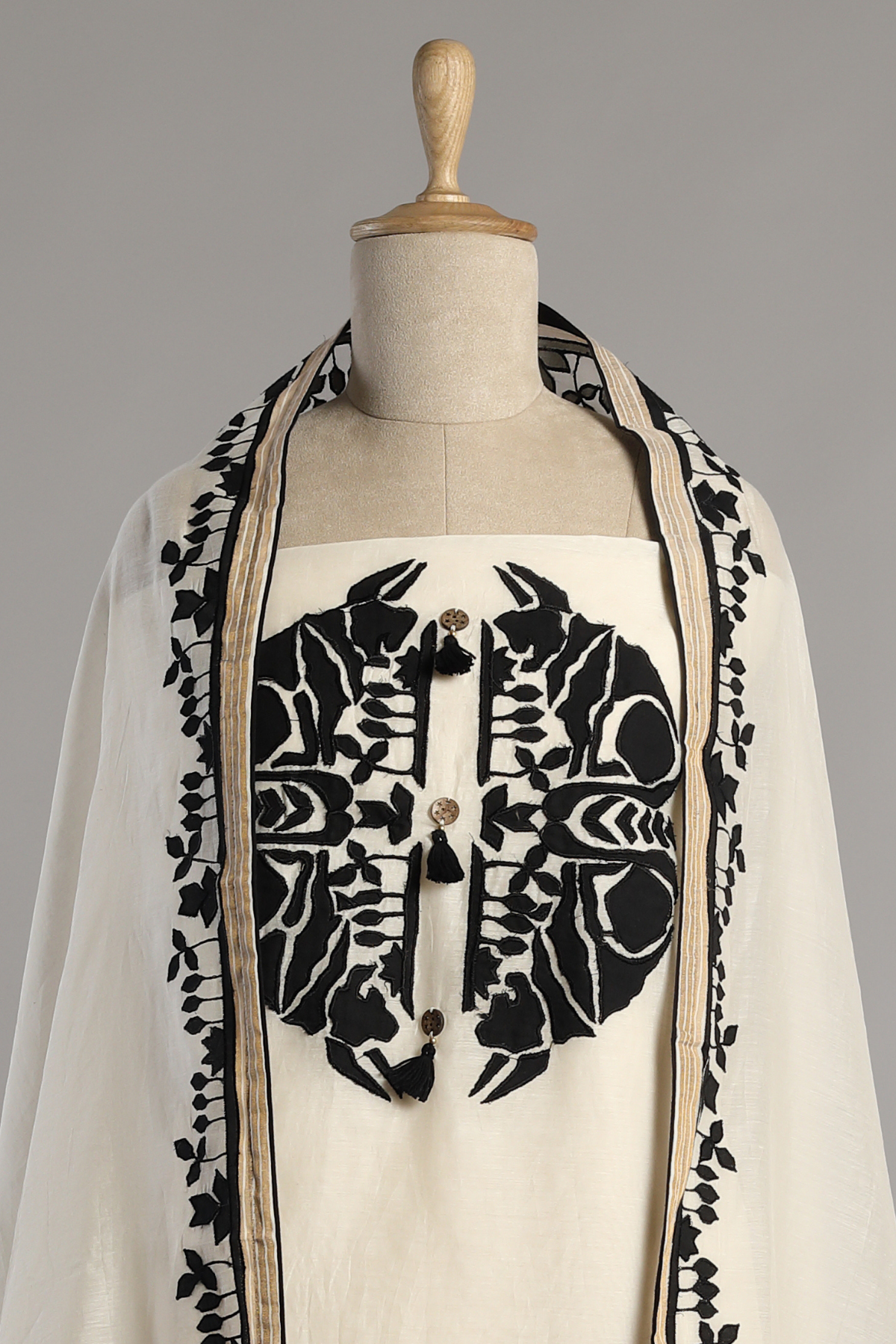 Ivory White-Black Dual Tone Mul Kurta Set with Contrast Applique