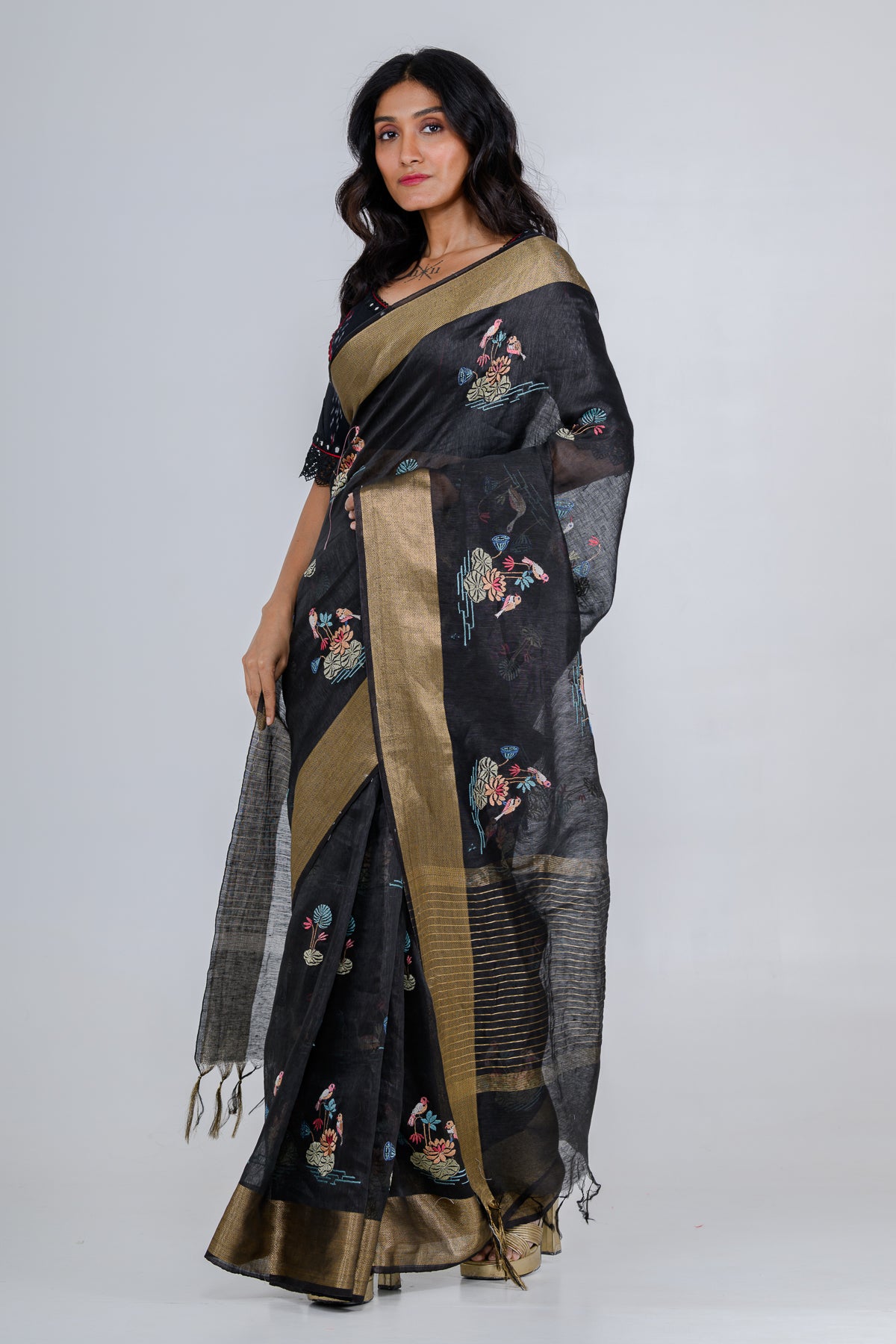 Black-Gold Dual Tone Floral Printed Pure Linen Saree
