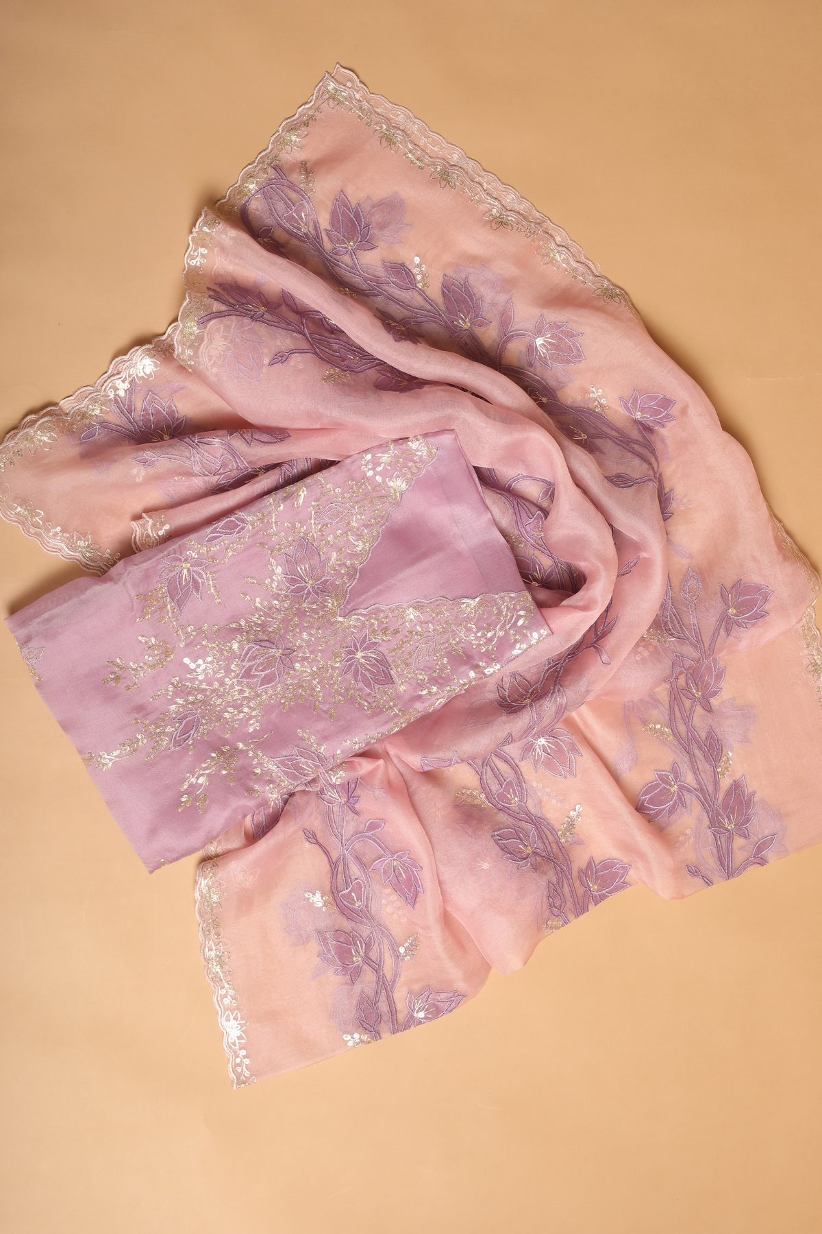 Lavender Purple Kurta Set with Contrast Dupatta Embroidered with Applique Work