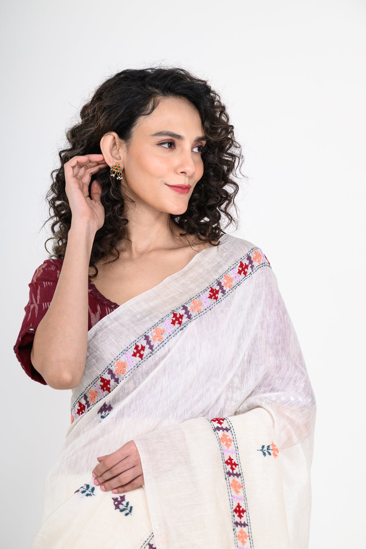 Pure Linen White Saree with Thread Work