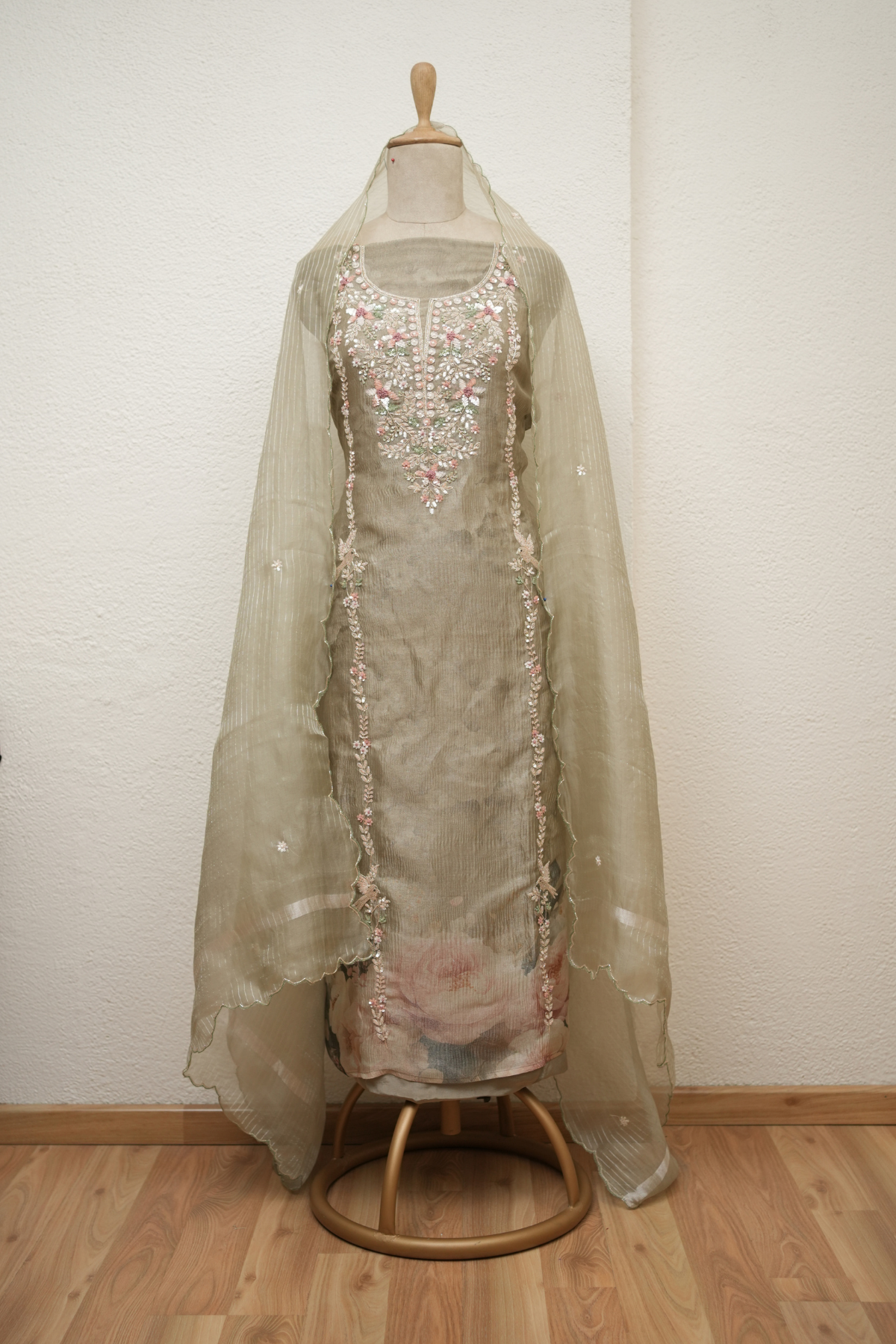 SAGE GREEN KURTA WITH CUTDANA HIGHLIGHT