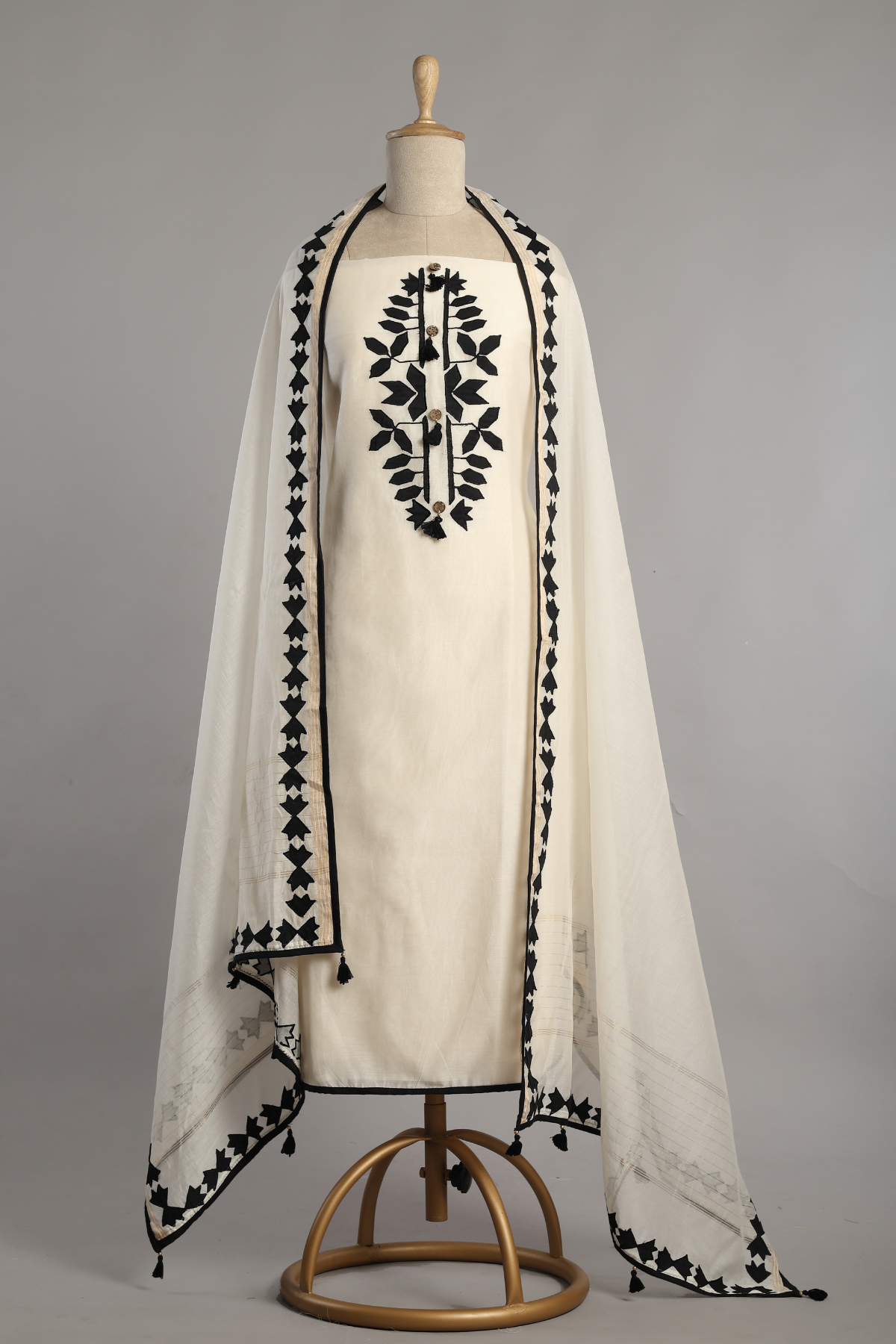 White & Black Soft Mul Kurta Set with Floral Applique Work