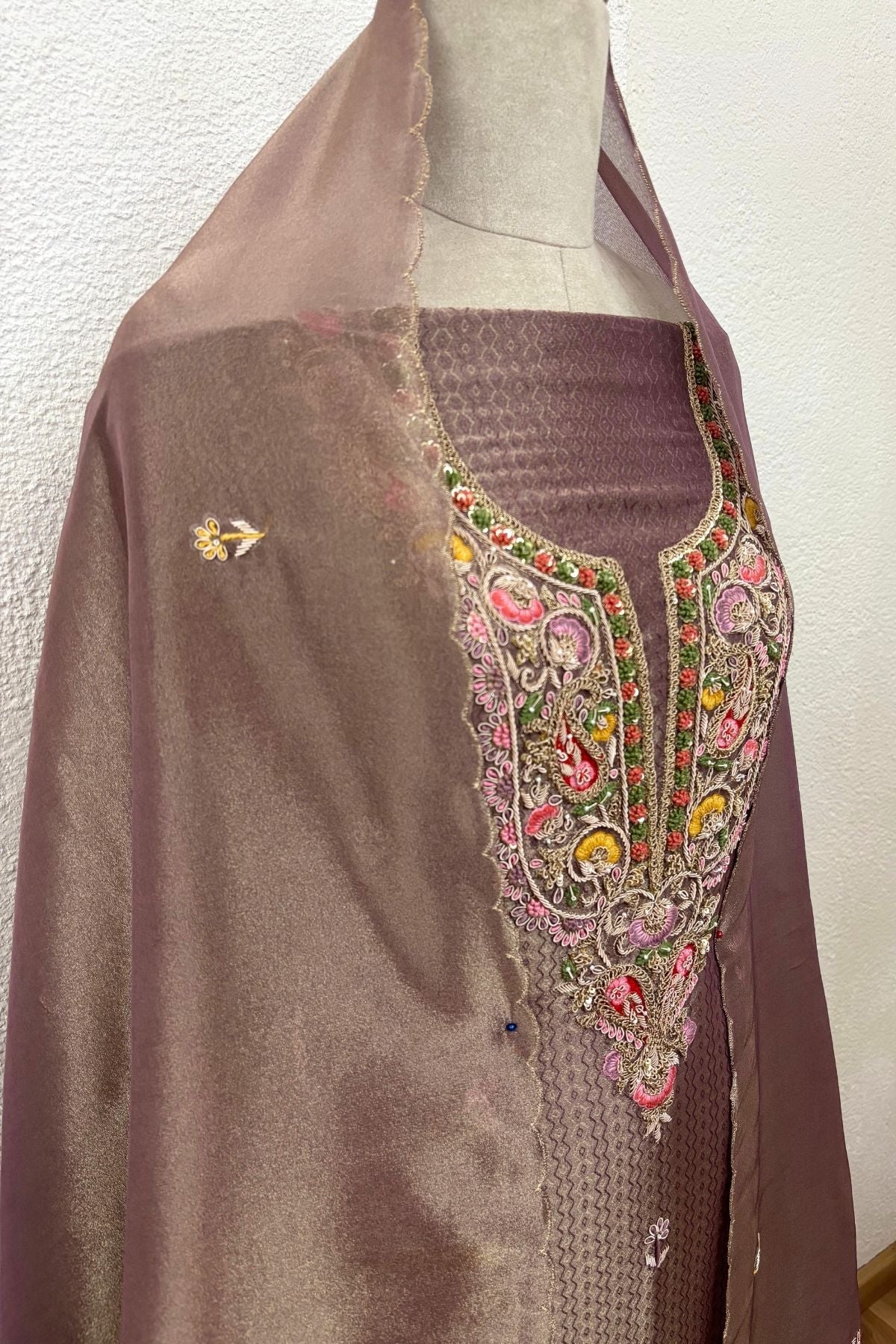 MOUSE COLOUR JAQUARD TISSUE