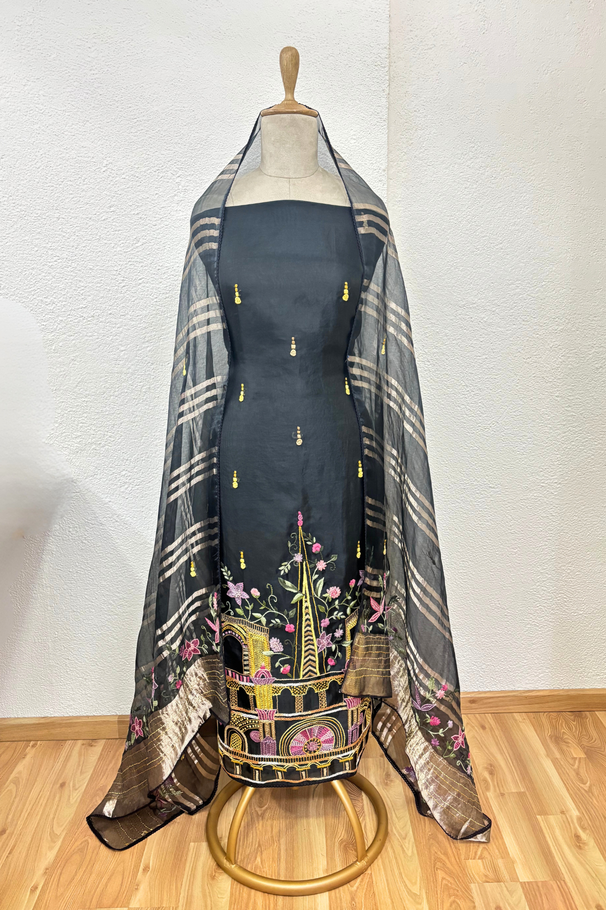 BLACK ORGANZA SUIT WITH THREAD EMBROIDERY