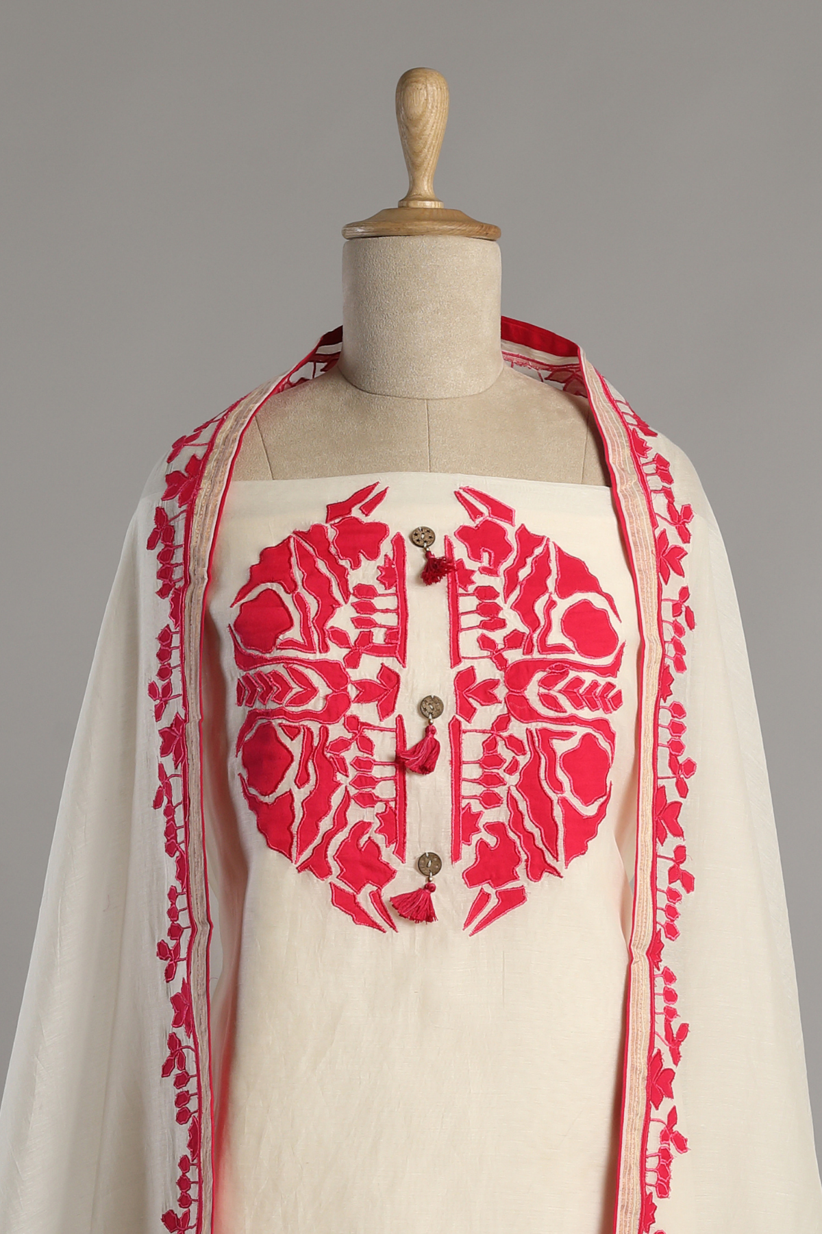Ivory White-Pink Dual Tone Mul Kurta Set with Contrast Applique