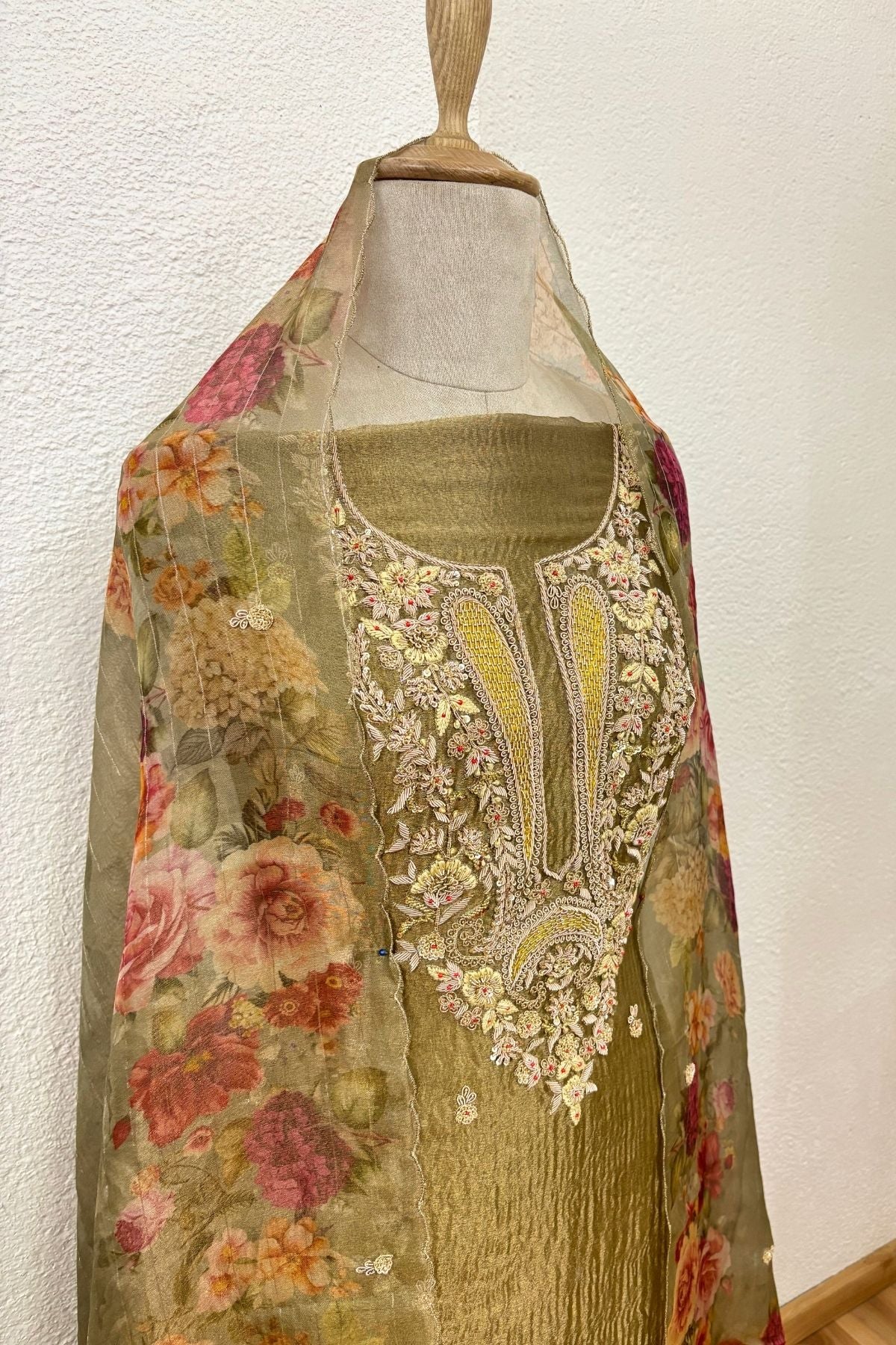 SAGE GREEN CRUSH TISSUE KURTA WITH FLORAL PRINT DUPATTA