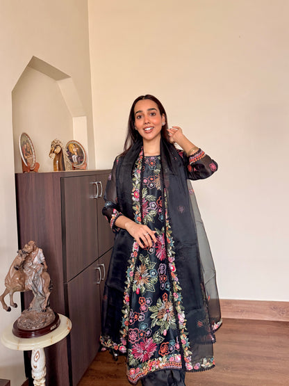 STITCHED BLACK ORGANZA SUIT SET