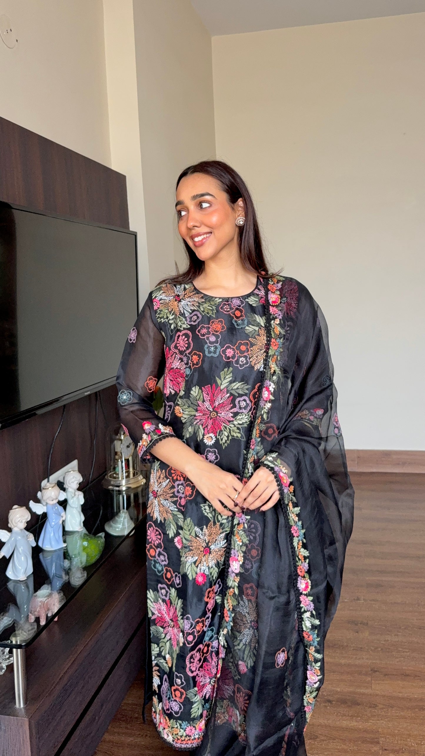 STITCHED BLACK ORGANZA SUIT SET