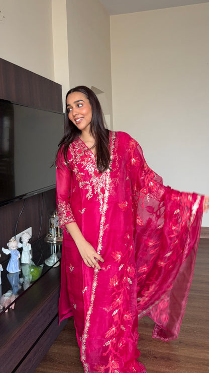 STITCHED RANI PINK APPLIQUE ORGANZA SUIT