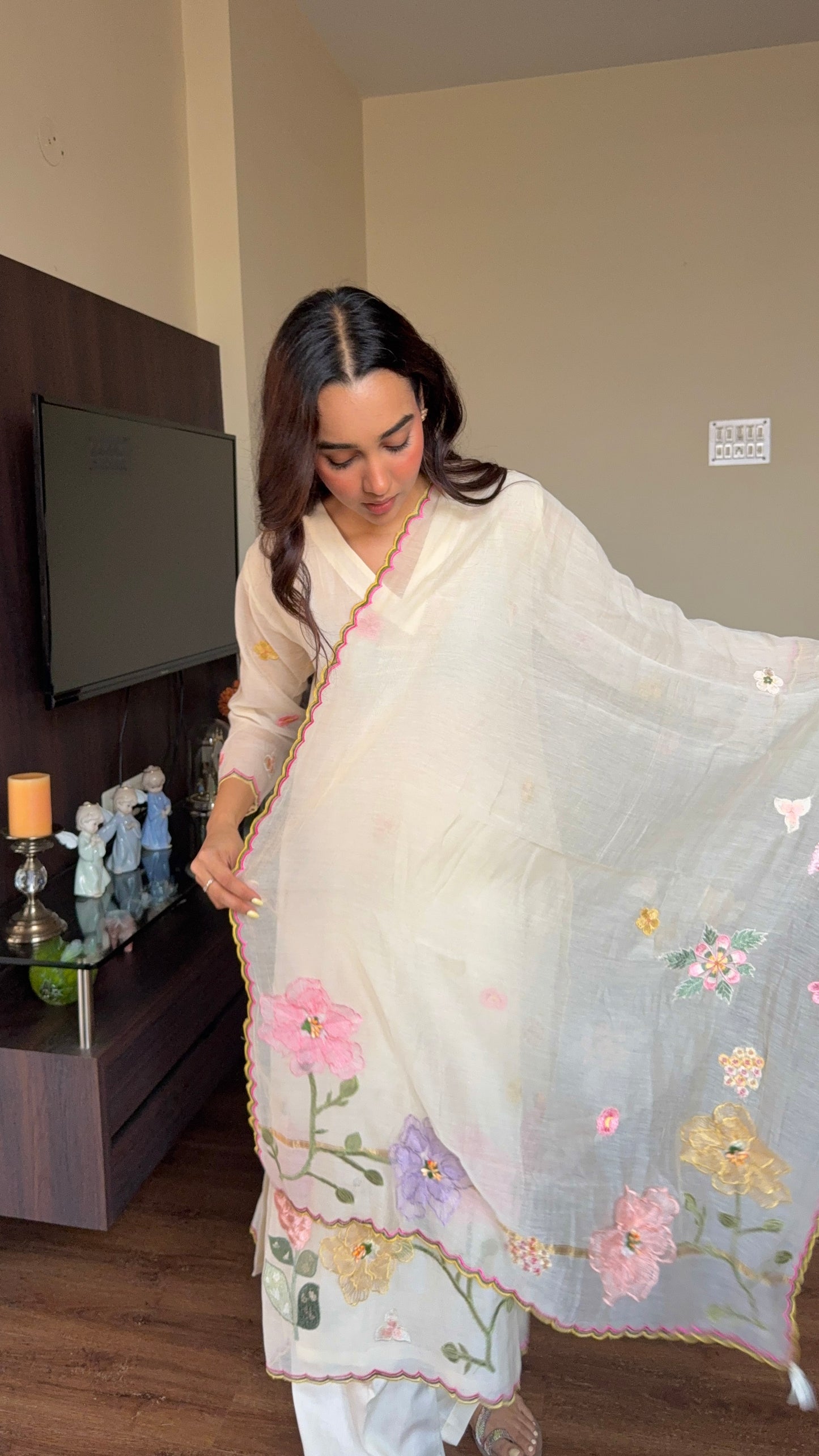 3D Applique Embroidery Ivory Mul Suit Set