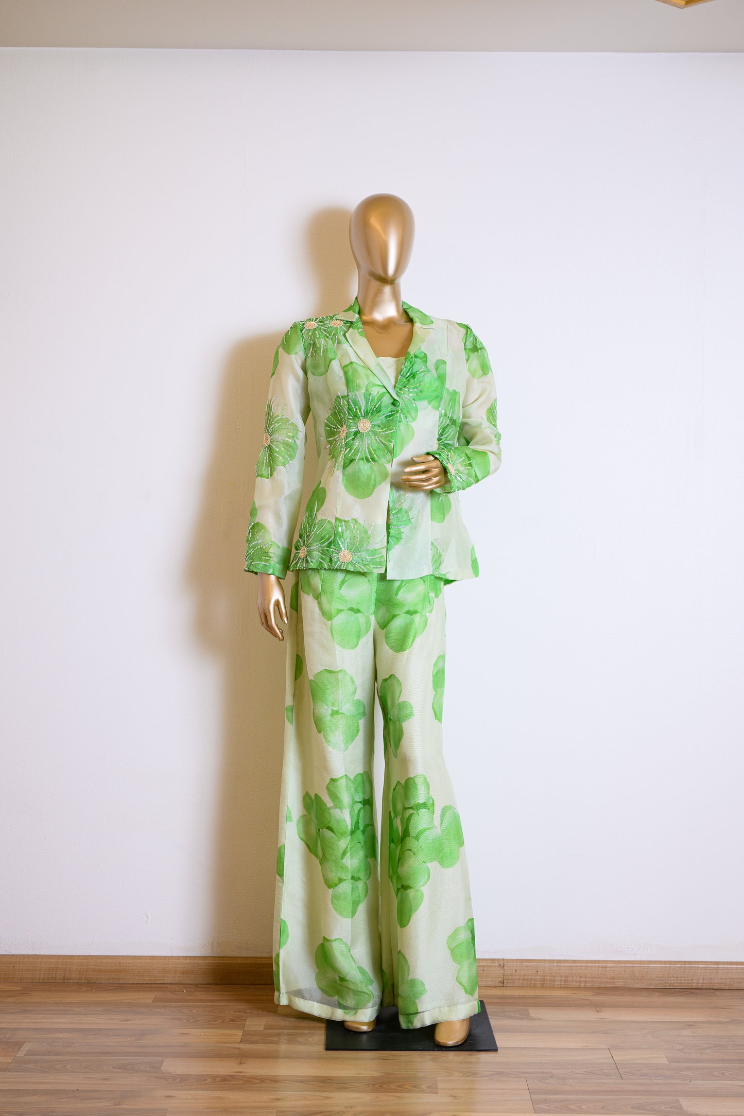 Women's Stylish Sequinned Green Organza Jacket Set with Thread Work