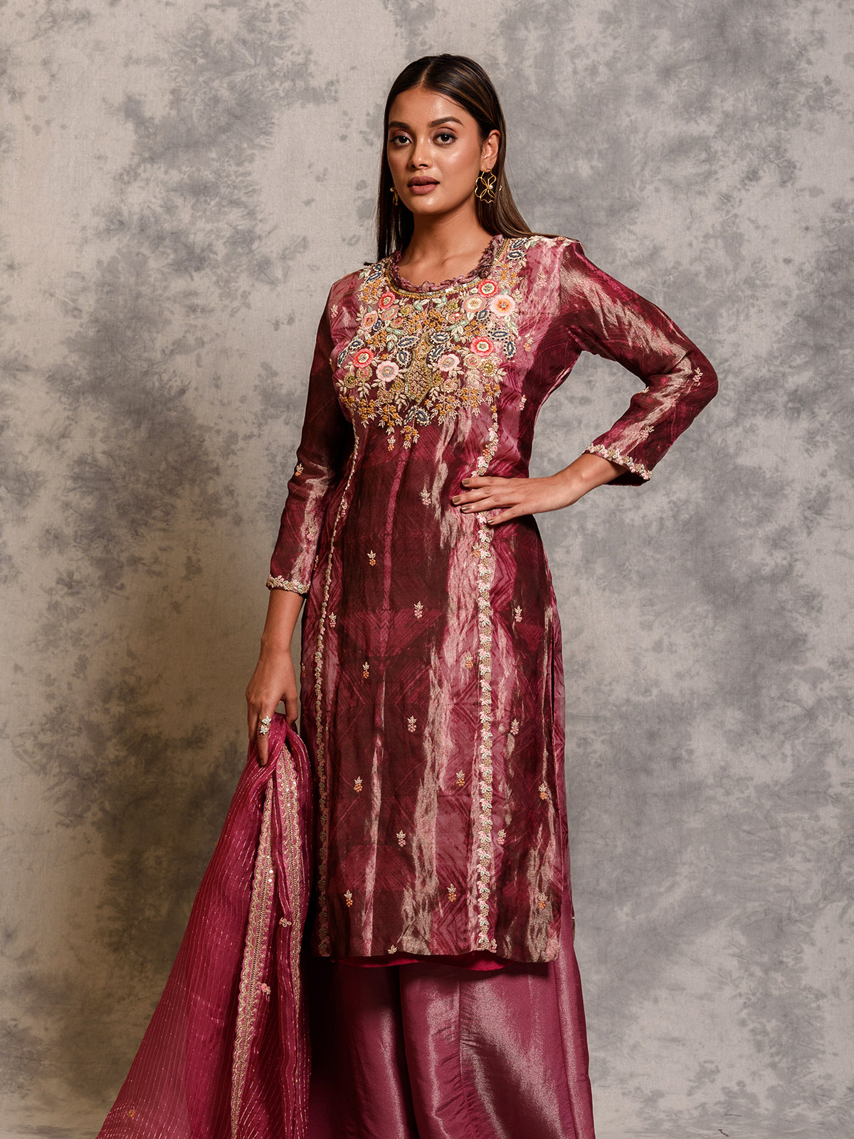 Maroon Sequinned Kurta Set wih Dabka & Thread Work
